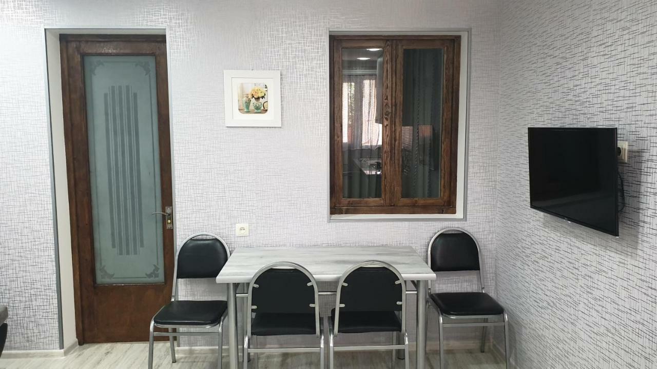 Comfort Tiflis Exterior foto