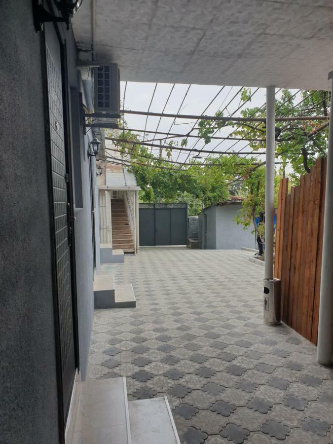 Comfort Tiflis Exterior foto
