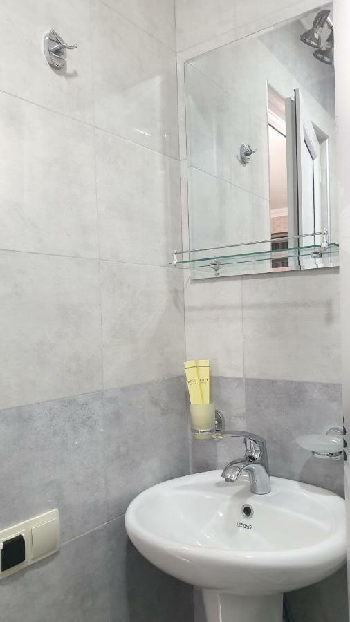 Comfort Tiflis Exterior foto
